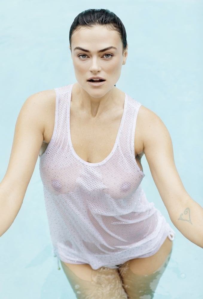 Myla Dalbesio 15