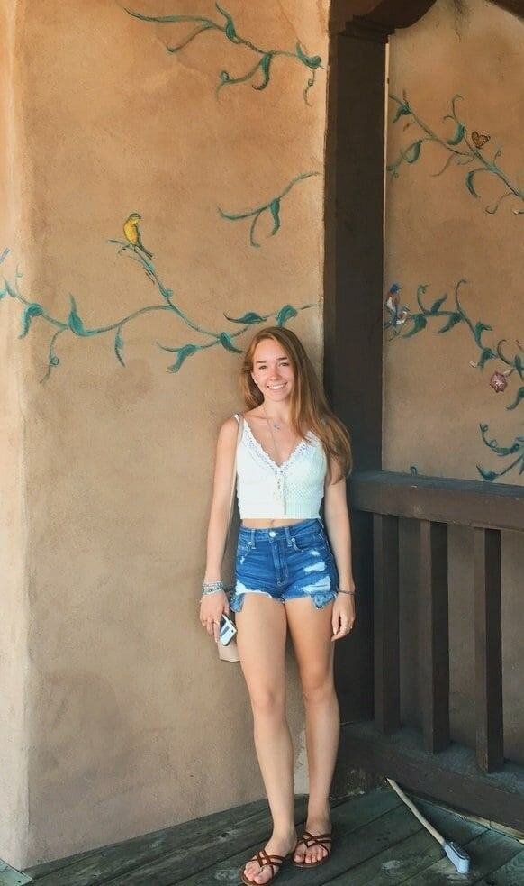 Holly Taylor 9