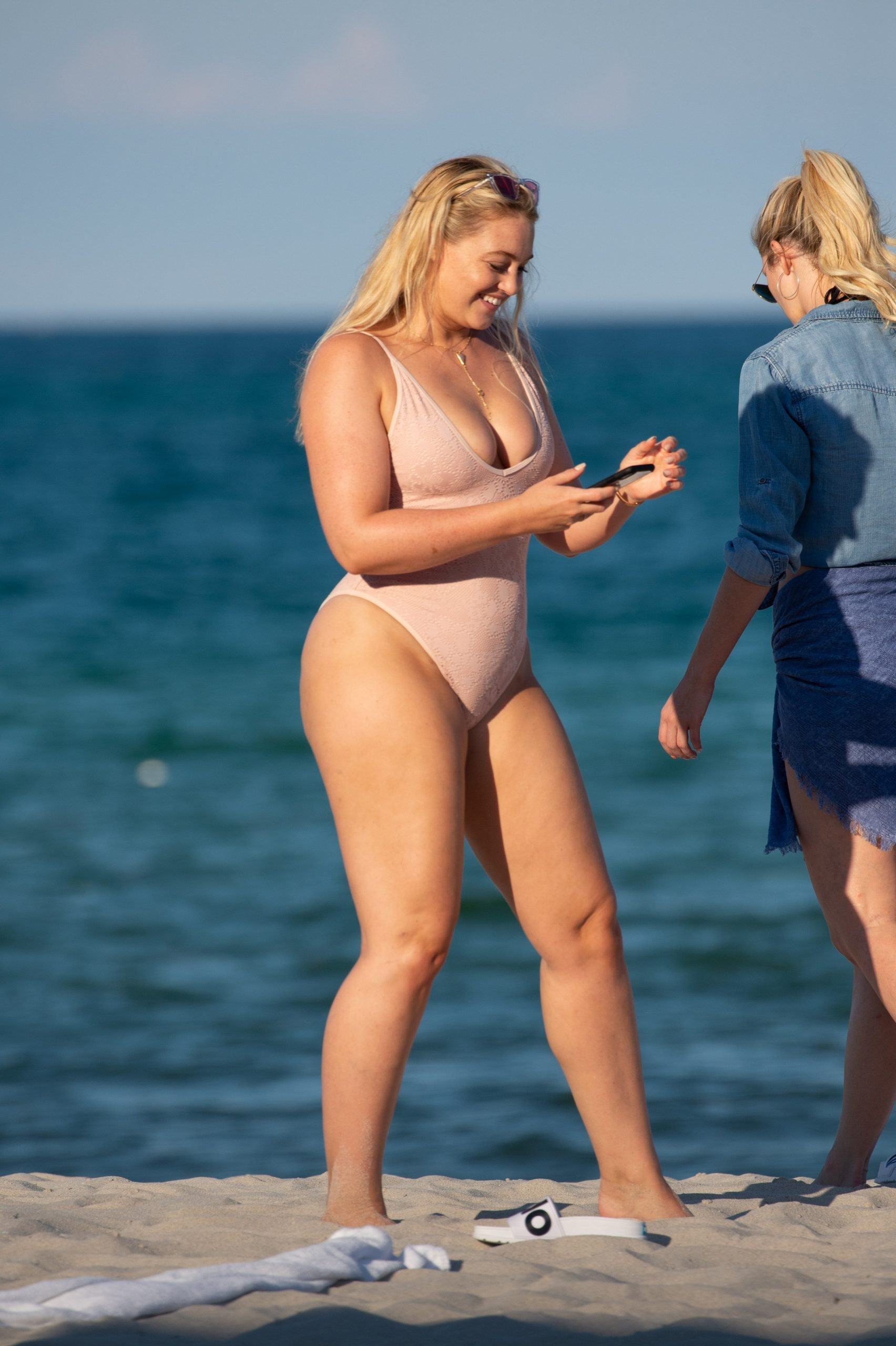 Iskra Lawrence 15