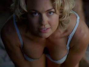 Kelly Carlson 16