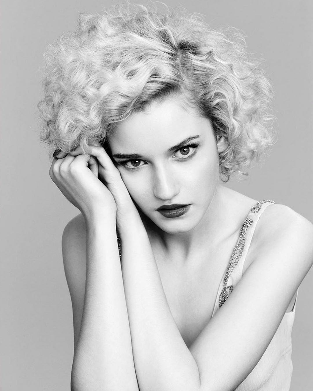 Julia Garner 39