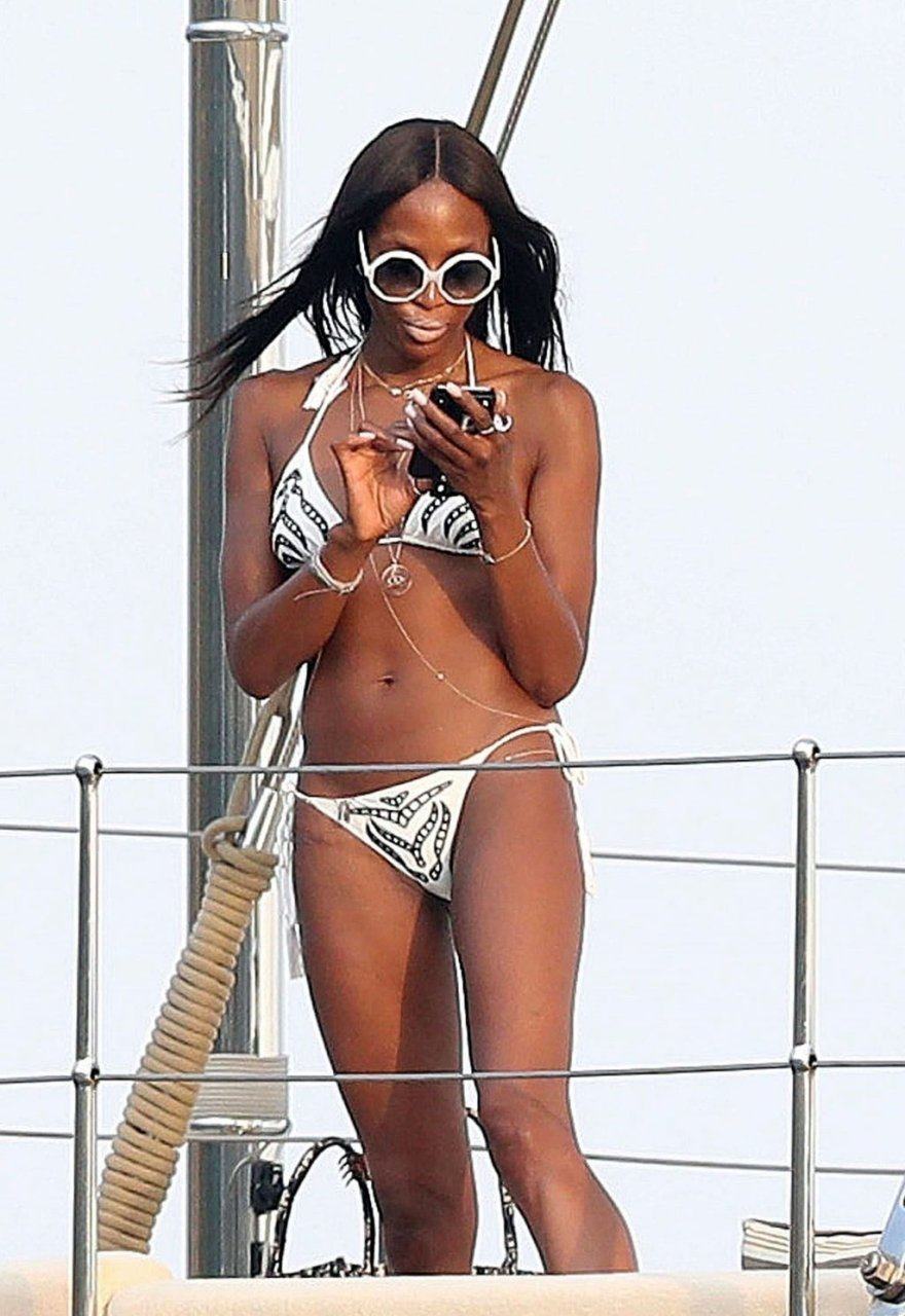 Naomi Campbell 75