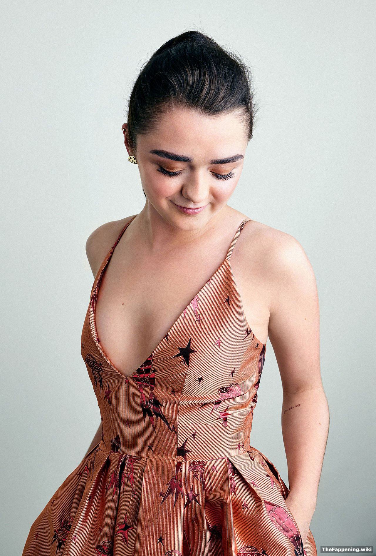 Maisie Williams 38