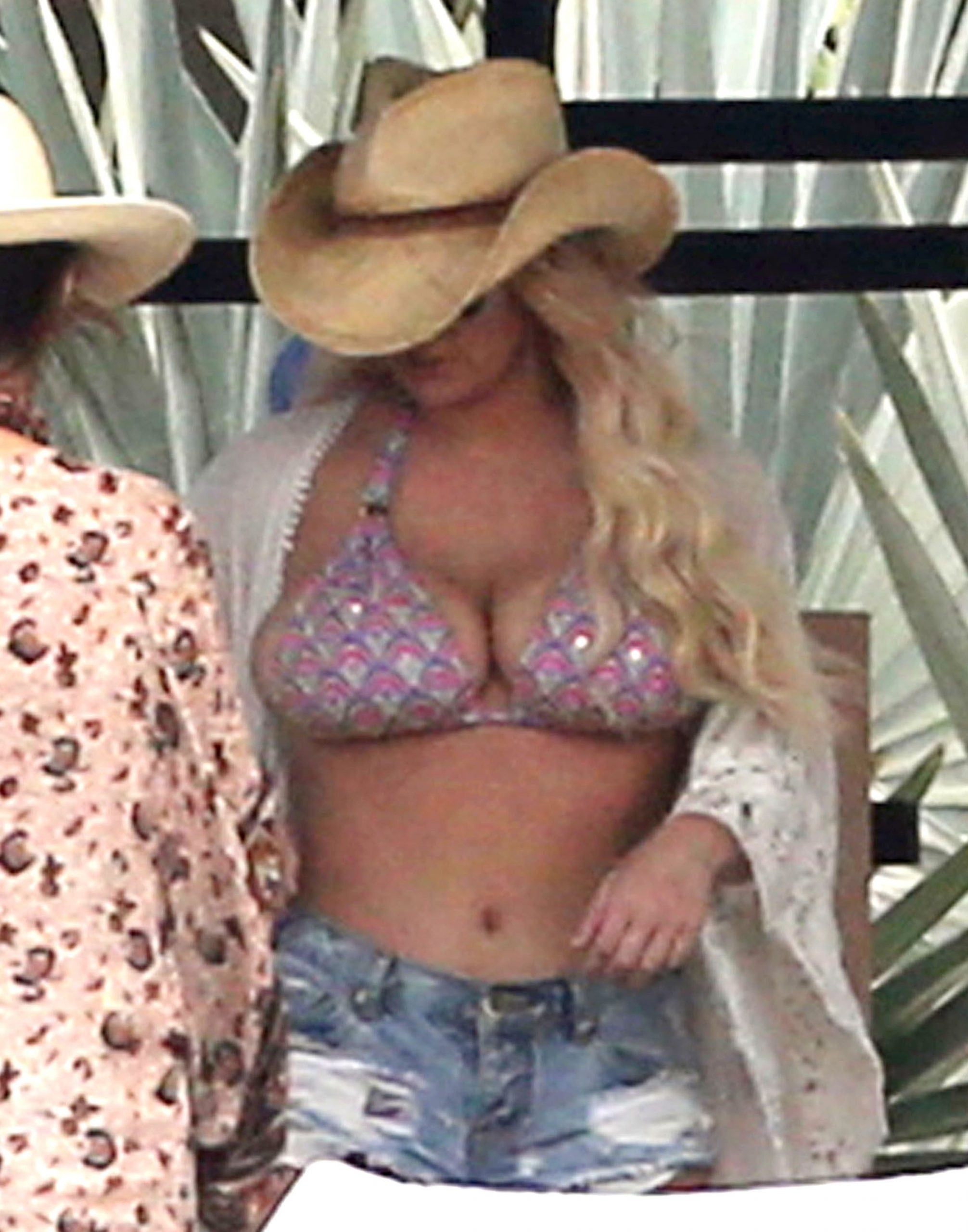 Jessica Simpson 86