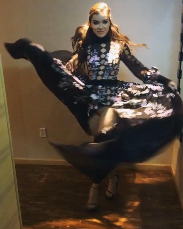 Hailee Steinfeld 2