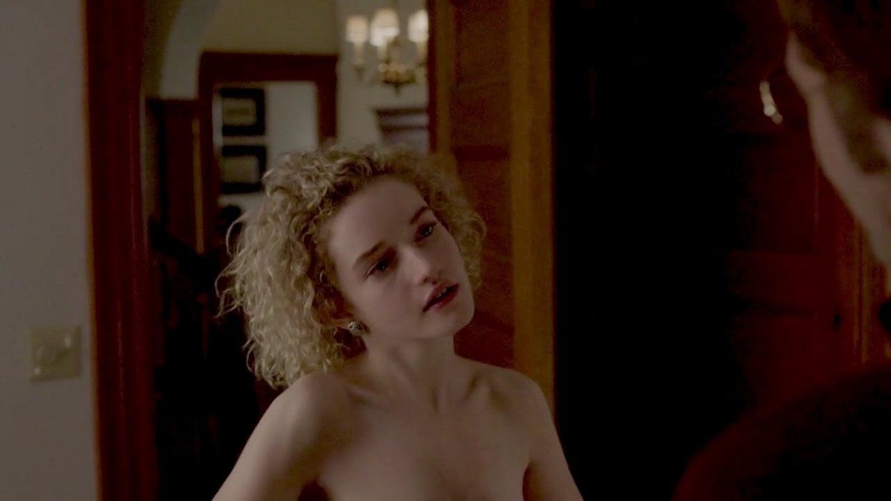 Julia Garner 57