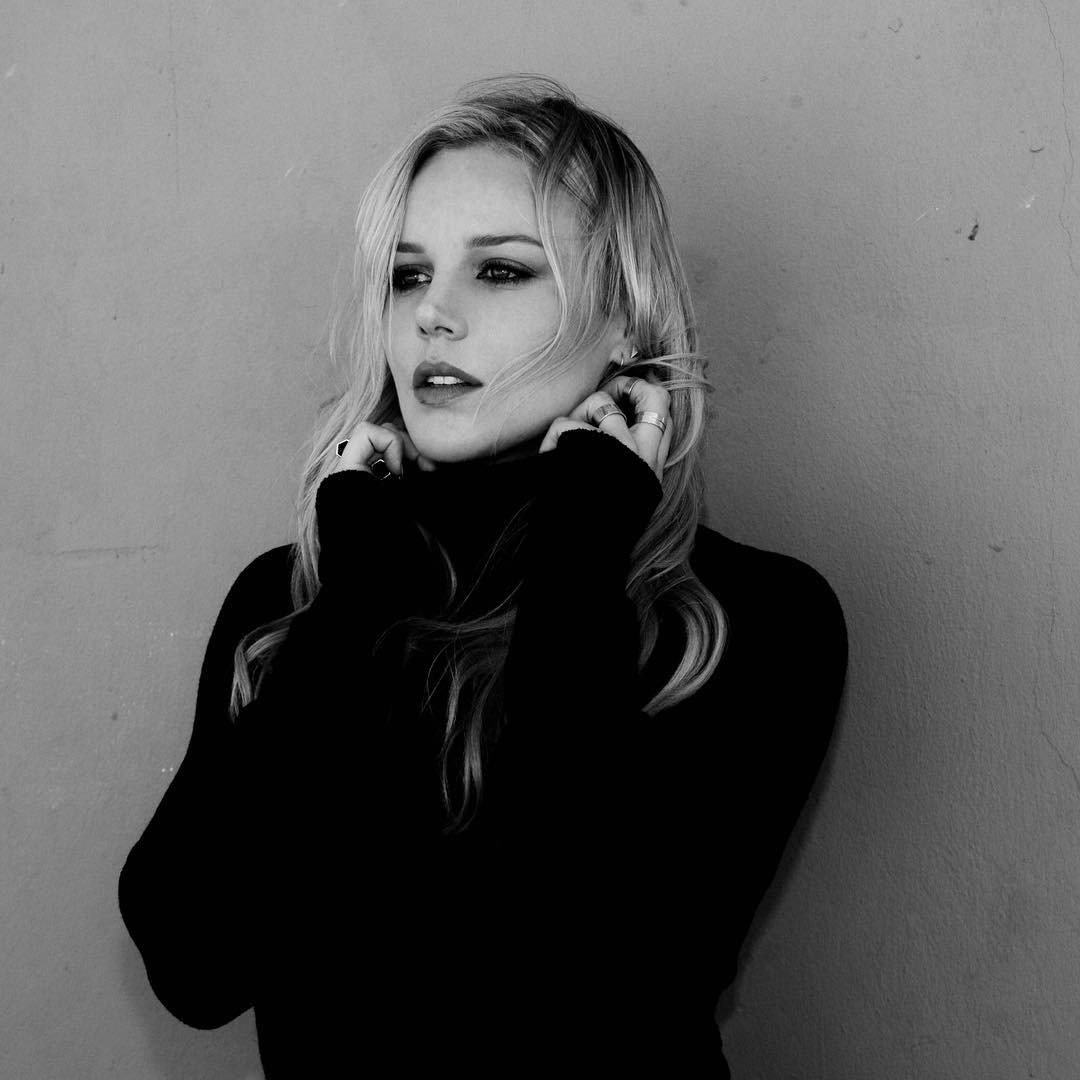 Abbie Cornish 63