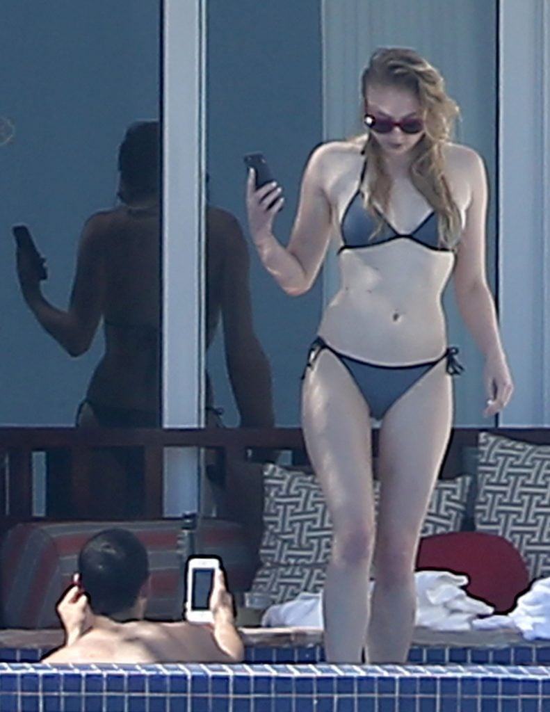 Sophie Turner 6