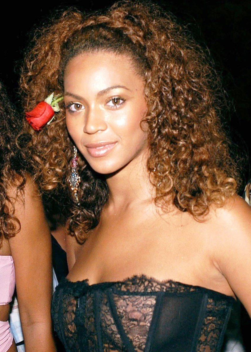 beyonce boobs nipple slip 2