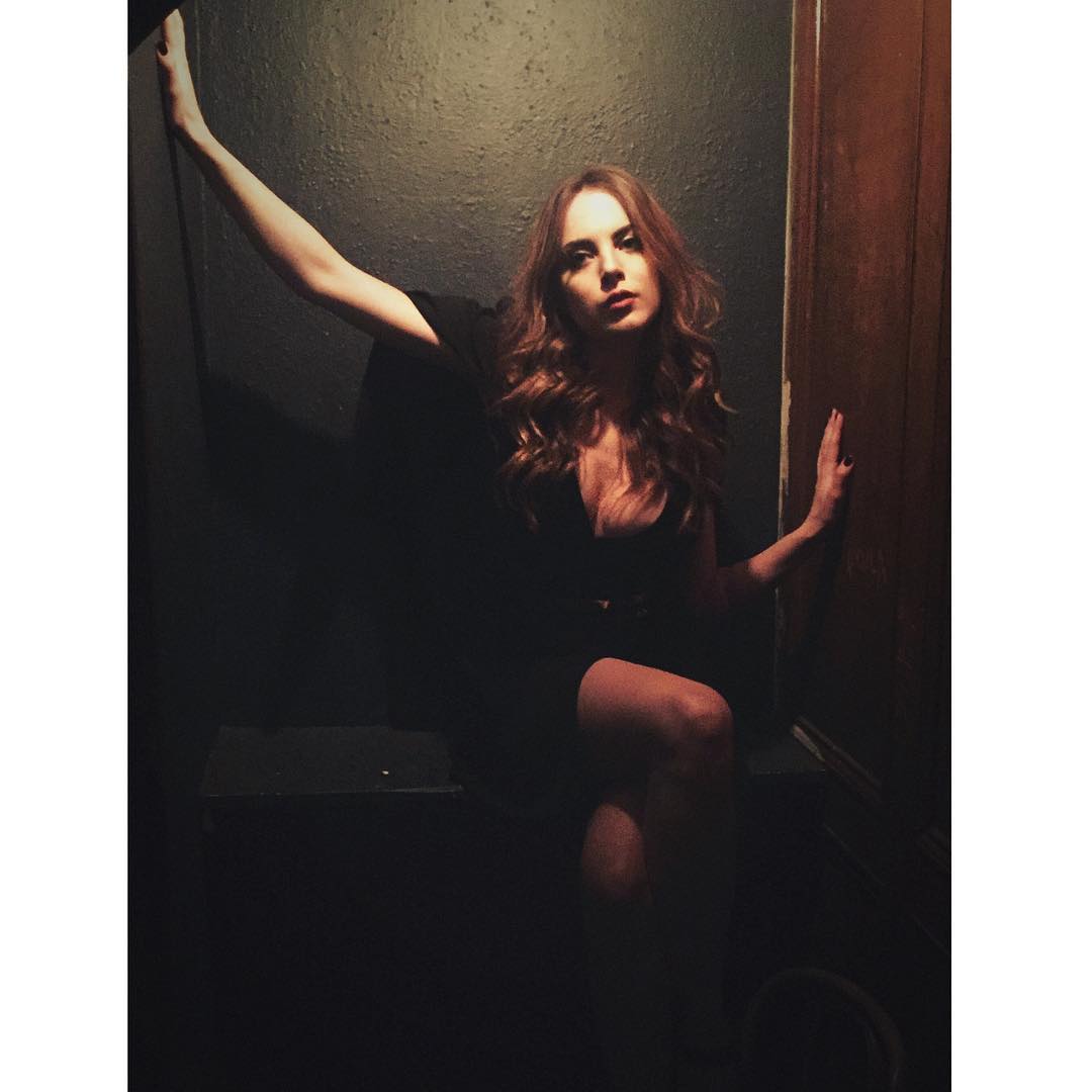 Elizabeth Gillies 6