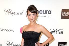 Milana Vayntrub 7