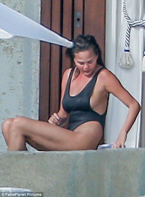 Chrissy Teigen 17