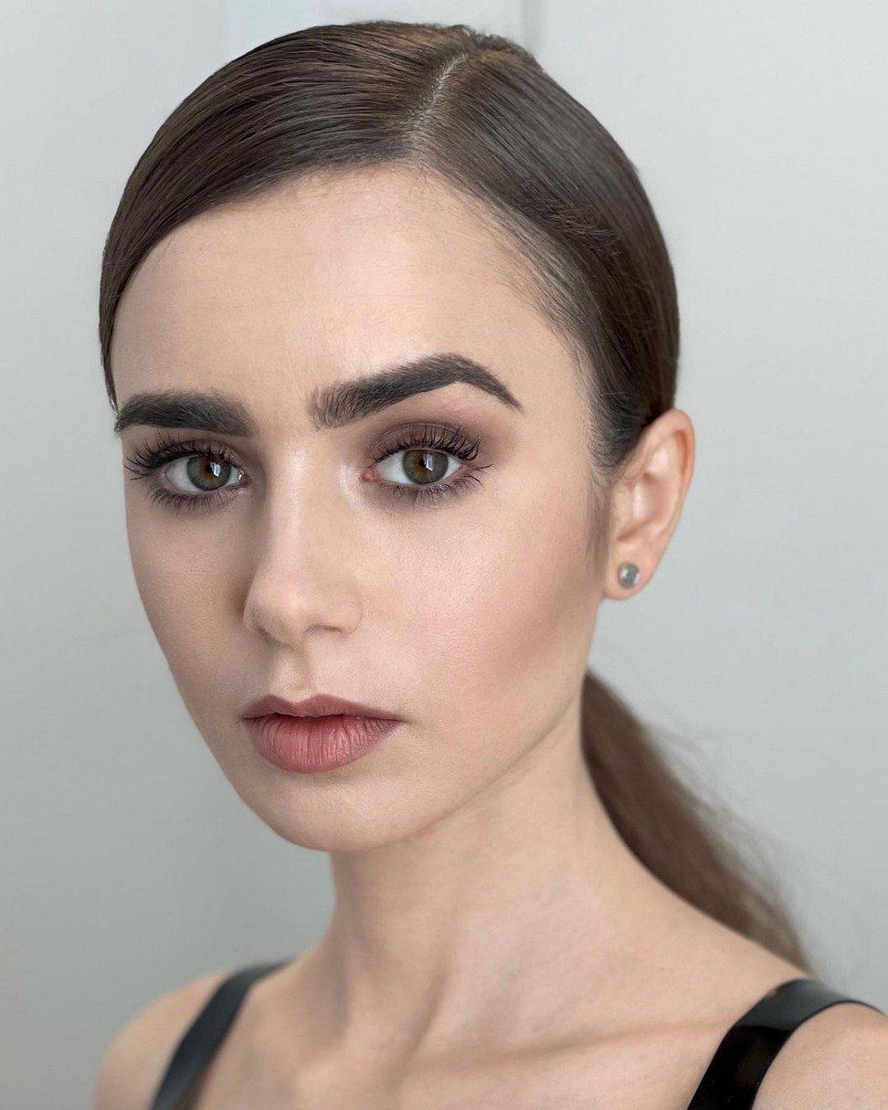 Lily Collins redcarpet dress photos 8